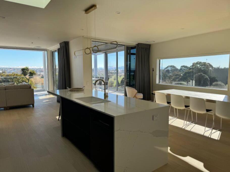 Location And Luxury In Timaru Apartment Exterior photo