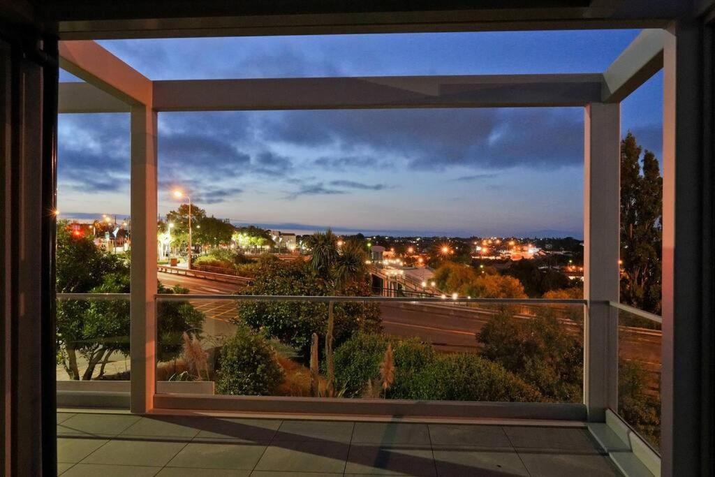Location And Luxury In Timaru Apartment Exterior photo